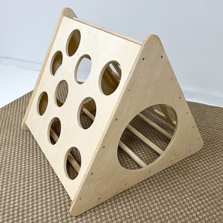 Игровой треугольник (пирамида) (834х834х804) Игровой треугольник (пирамида) (834х834х804)