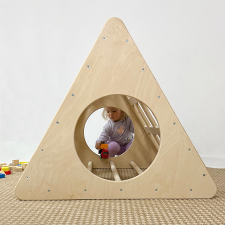 Игровой треугольник (пирамида) (834х834х804) Игровой треугольник (пирамида) (834х834х804)