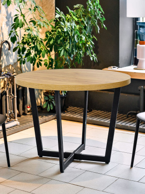 Стол Орлеан (D900) 18мм, ЛДСП Дуб золотой крафт / Металлокаркас Черный